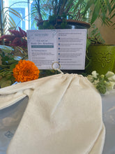 Load image into Gallery viewer, Raw Silk Exfoliating Gloves