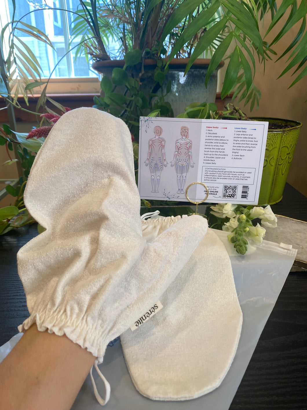 Raw Silk Exfoliating Gloves